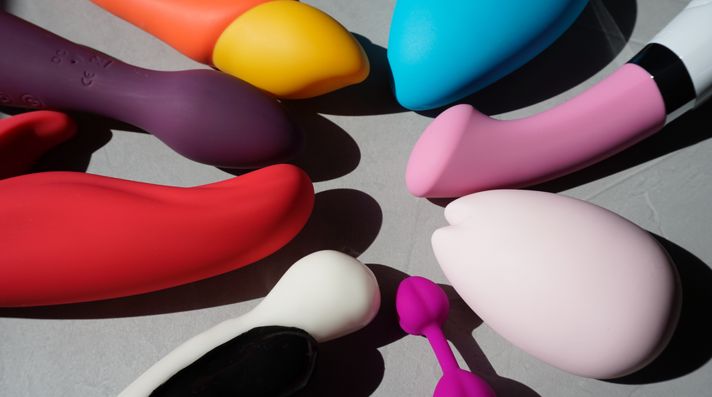 10 Creative Ways to Combine Toys for Mindblowing Orgasms
